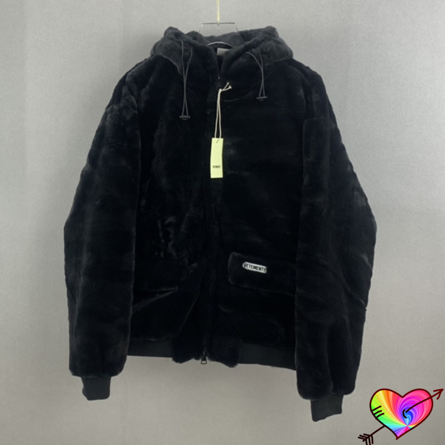 Black Hooded Jacket Men Women 1 High Quality Lamb Velvet Embroidered Jackets Cashmere Coats
Black Hooded Jacket Men Women 1 High Quality Lamb Velvet Embroidered Jackets Cashmere Coats