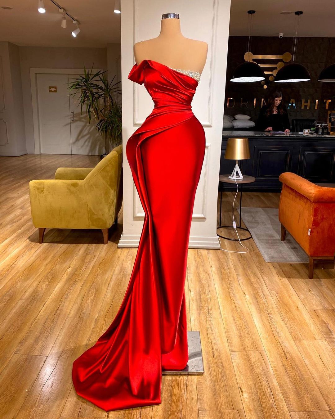 Aso Ebi 2021 Arabic Red Sexy Sheath Evening Dresses Beaded Crystals Prom Dresses Satin Cheap Formal Party Second Reception Gowns ZJ367