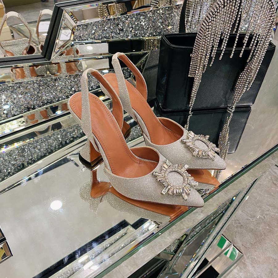 Classics Women shoes heels Sandals fashion Beach Thick bottom Dress Shoe Alphabet lady Sandal Leather High heel lides without box 07, #39
Classics Women shoes heels Sandals fashion Beach Thick bottom Dress Shoe Alphabet lady Sandal Leather High heel lides without box 07, #39