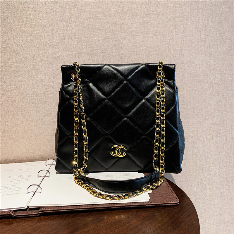 Net red women's small fragrance new fashionable embroidery line rhombic cross bag in autumn and winter 2021 foreign style one shoulder
Net red women's small fragrance new fashionable embroidery line rhombic cross bag in autumn and winter 2021 foreign style one shoulder