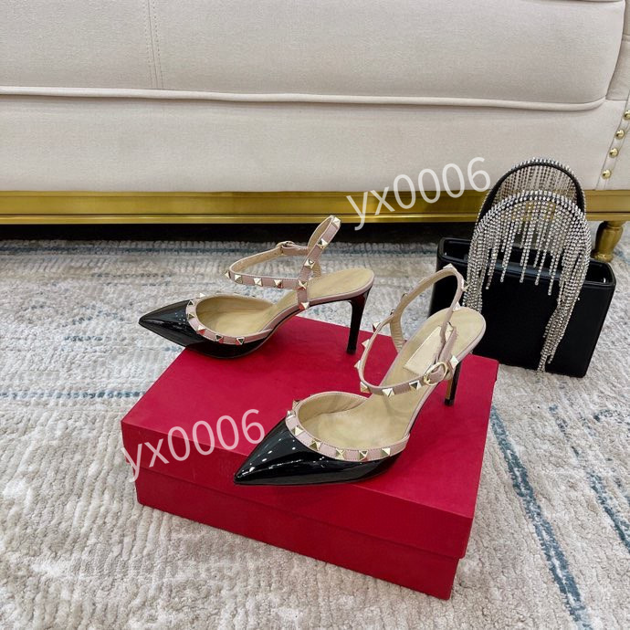 2022 Luxury-Women Lug Sole Horsebit 35-42 Loafer Shoes Gold-toned Embroidery Bee Slip On Platfrom Sneakers Lady Leather White Black Comfort yh211206, Choose the color
2022 Luxury-Women Lug Sole Horsebit 35-42 Loafer Shoes Gold-toned Embroidery Bee Slip On Platfrom Sneakers Lady Leather White Black Comfort yh211206, Choose the color