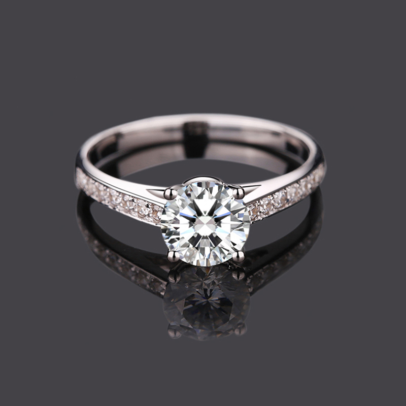 925 silver ring Trendy style Round brilliant Cut Moissanite Jewelry Anniversary Engagement Ring For Women
925 silver ring Trendy style Round brilliant Cut Moissanite Jewelry Anniversary Engagement Ring For Women