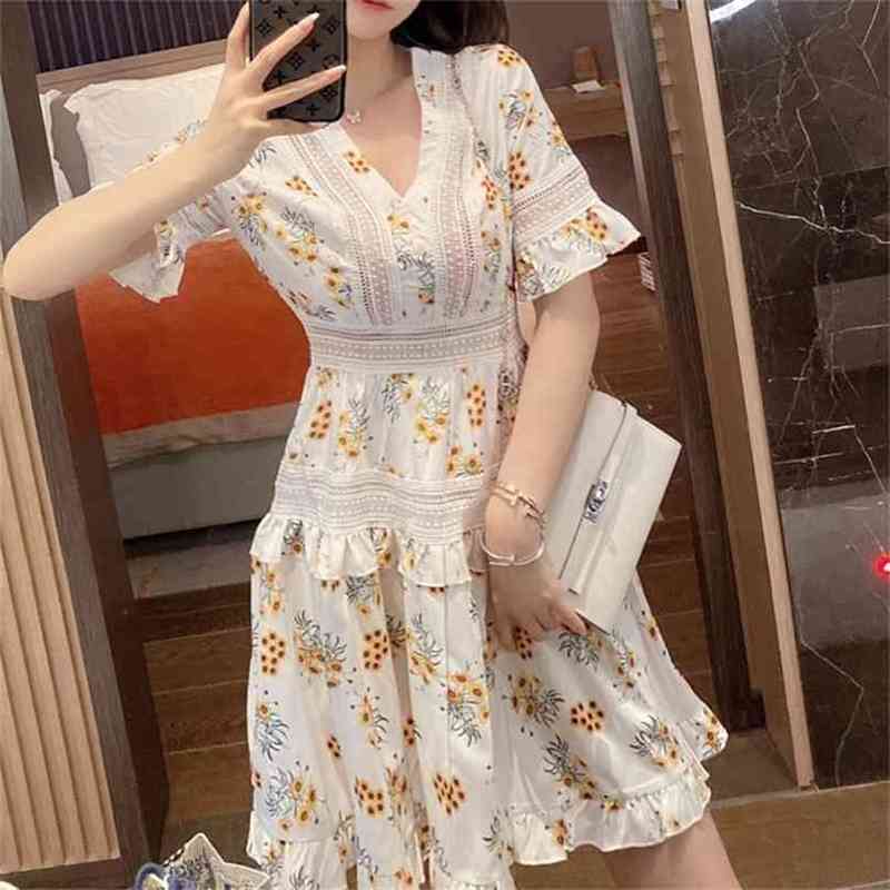 Summer Chrysanthemum Printed Dress Woman Short Sleeve V-neck Casual Party Female Daisy Fashion Bodycon 210603, Blue
Summer Chrysanthemum Printed Dress Woman Short Sleeve V-neck Casual Party Female Daisy Fashion Bodycon 210603, Blue