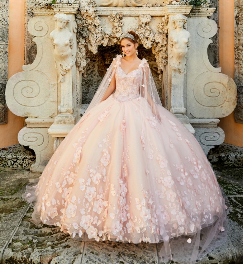 Gorgeous Girly Quinceanera Dresses With Cascading Floral Lace Applique Beading Off the Shoulder Ball Gowns Vestidos de 15 años, Lavender \lilac
Gorgeous Girly Quinceanera Dresses With Cascading Floral Lace Applique Beading Off the Shoulder Ball Gowns Vestidos de 15 años, Lavender \lilac