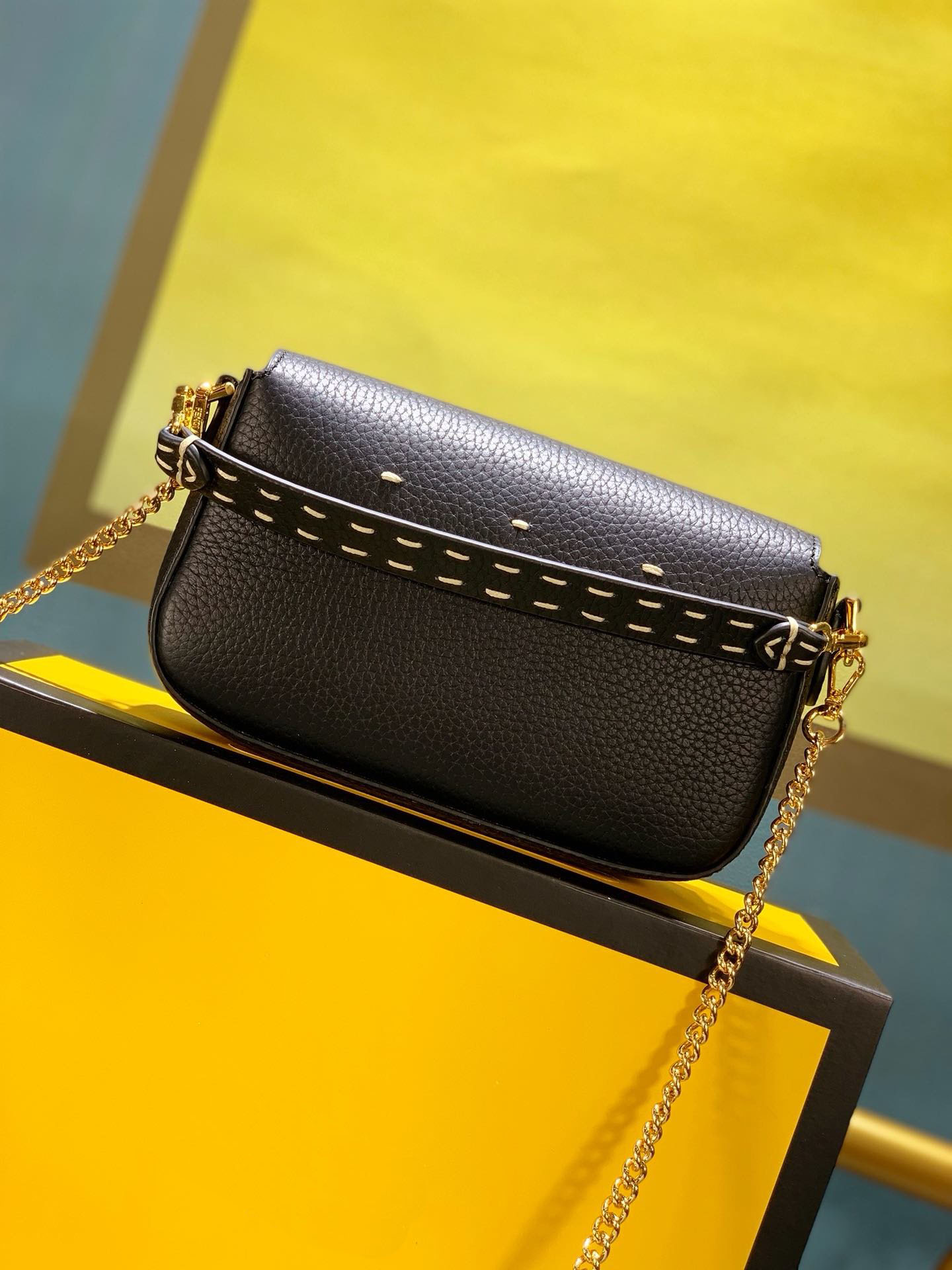 2020 hot sales Fashion brand luxury shoulder bag designer handbags designer bag double F fashion Baguette bag free shipping
2020 hot sales Fashion brand luxury shoulder bag designer handbags designer bag double F fashion Baguette bag free shipping