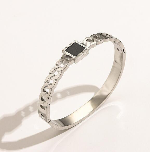 22SS 17style Famous Unisex Couples 18K Gold Plated Charm Bracelets Titanium Stainless Steel Link Chain Bangle Brand Designer Jewelry Men Women Metal Accessories