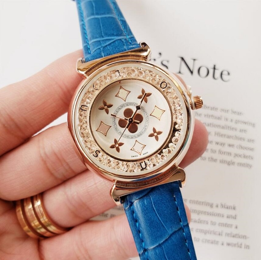 New model Fashion Lady wristwatch red leather women watch rose gold diamond flowers red leather Luxury Wristwatches female clock, As pic
New model Fashion Lady wristwatch red leather women watch rose gold diamond flowers red leather Luxury Wristwatches female clock, As pic