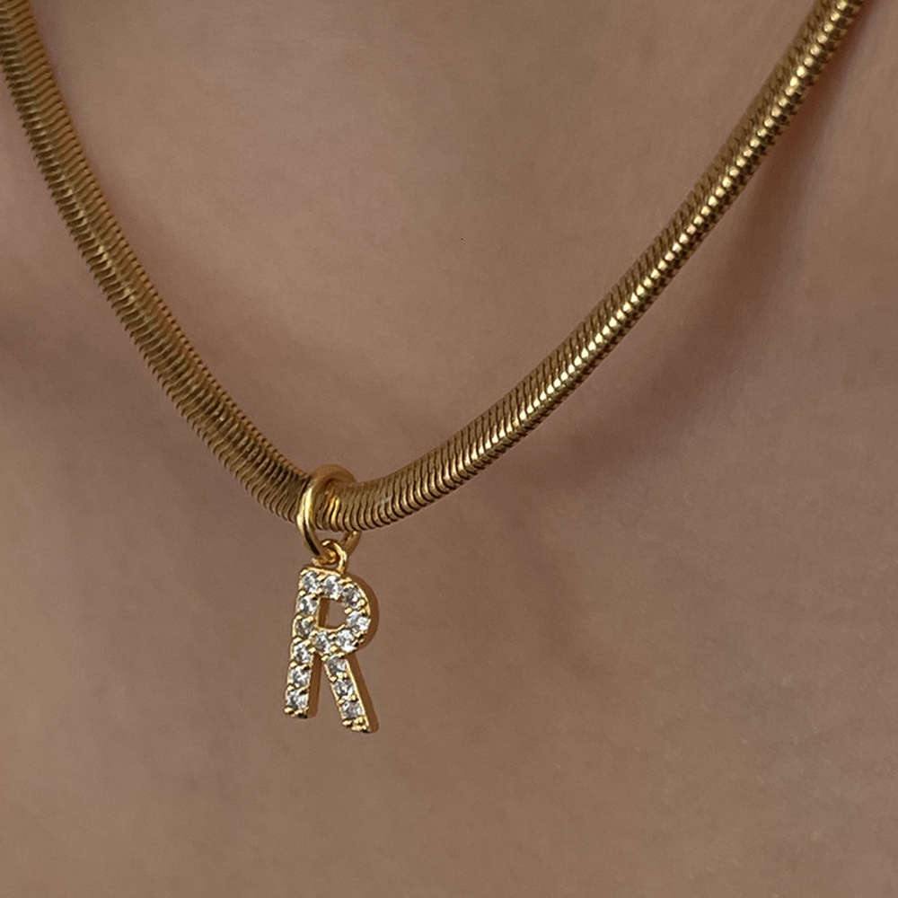 necklace Wearring inlaid diamond R letter bone chain fashion cool wind advanced feeling plated 18K Gold206y