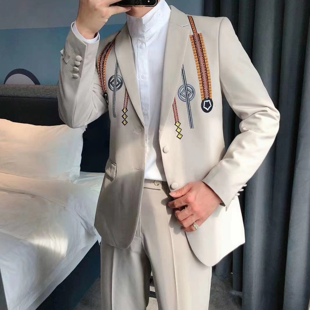 2021 New High Quality Embroidery Designer Unique Pattern Men Homme Party Stage Fashion Suit Jacket Blazer Tuxedo Xter, Black
2021 New High Quality Embroidery Designer Unique Pattern Men Homme Party Stage Fashion Suit Jacket Blazer Tuxedo Xter, Black