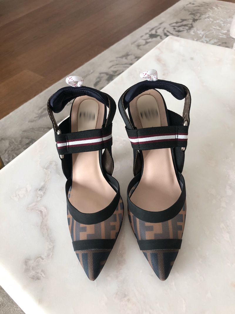 2021 Good Quality Fashion Women Luxurys Designers Shoes Designer Sandals Womens Luxury High Heels Sandal Dress Shoess With Box Size 35-41 -K302, Black
2021 Good Quality Fashion Women Luxurys Designers Shoes Designer Sandals Womens Luxury High Heels Sandal Dress Shoess With Box Size 35-41 -K302, Black