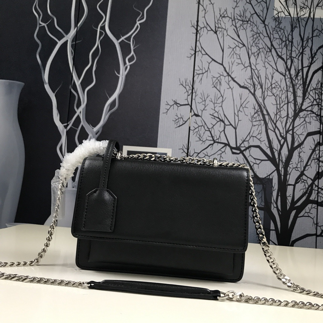 High quality flap bags luxury designer handbags SUNSET original leather women shoulder fashion medium crossbody messenger bag gift box, Black
High quality flap bags luxury designer handbags SUNSET original leather women shoulder fashion medium crossbody messenger bag gift box, Black