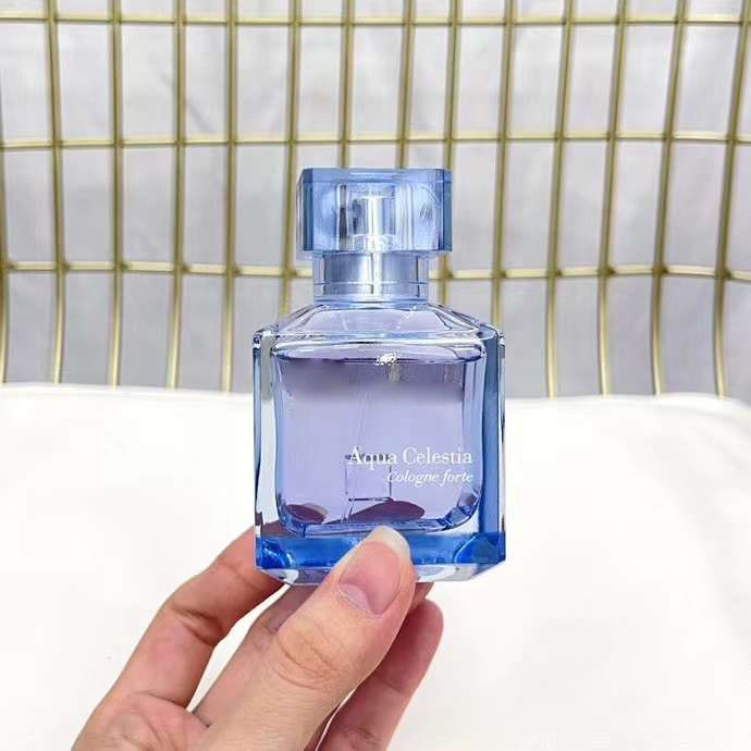 Top quality Brand Perfume Baccarat Rouge 540 Aqua Celestia/Vitae Cologne forte A LA ROSE 70ml EAU DE PARFUM 7 fragrances natural spray long lasting fresh Fragrance
Top quality Brand Perfume Baccarat Rouge 540 Aqua Celestia/Vitae Cologne forte A LA ROSE 70ml EAU DE PARFUM 7 fragrances natural spray long lasting fresh Fragrance