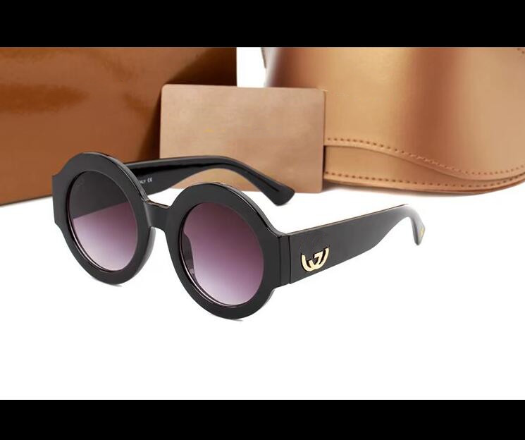 082 Wholesale Designer Sunglasses Original Eyeglasses Outdoor Shades PC Frame Fashion Classic Lady Mirrors for Women and Men Glasses Unisex
082 Wholesale Designer Sunglasses Original Eyeglasses Outdoor Shades PC Frame Fashion Classic Lady Mirrors for Women and Men Glasses Unisex