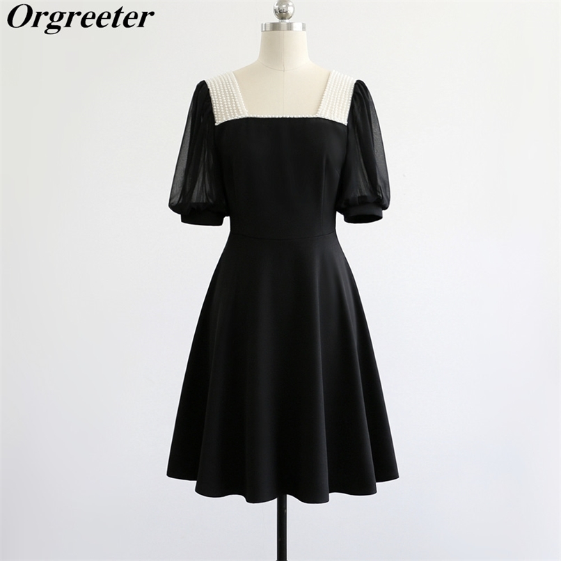 Vintage Black Dress Sexy Backless Pearl Beaded Mini for Women Summer Puff Sleeve White Party Vetement Femme 210602
Vintage Black Dress Sexy Backless Pearl Beaded Mini for Women Summer Puff Sleeve White Party Vetement Femme 210602