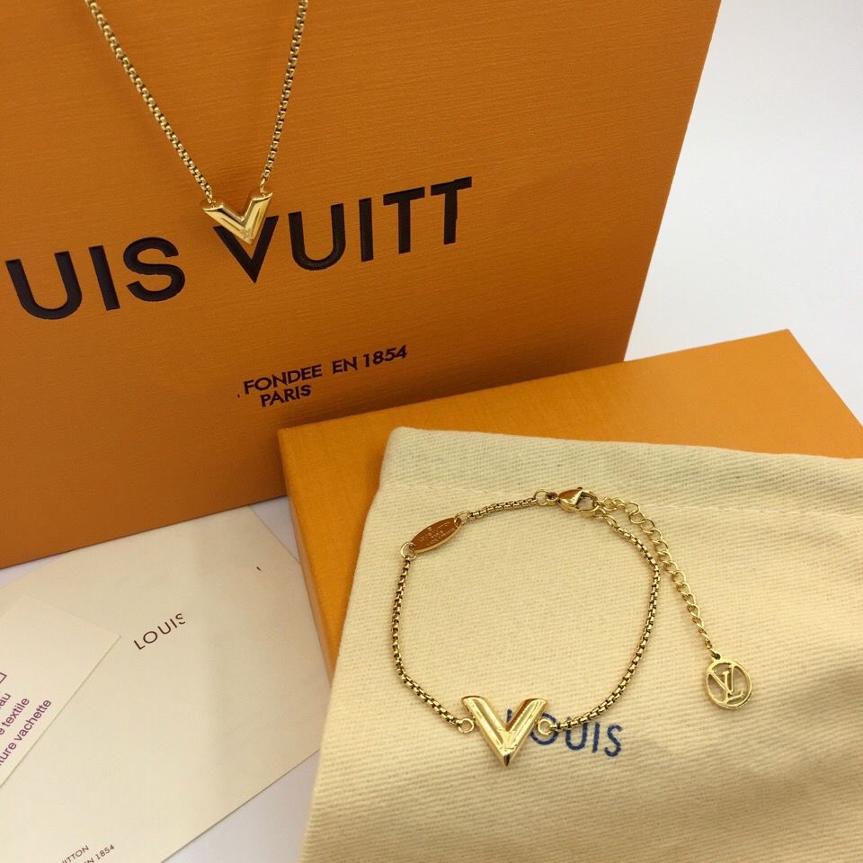 Ls Classic Small V Necklace Simple Elegant Letters Light Luxury Bracelet Necklace Versatile Fashion Korean Style Gifts for Girlfriend
Ls Classic Small V Necklace Simple Elegant Letters Light Luxury Bracelet Necklace Versatile Fashion Korean Style Gifts for Girlfriend