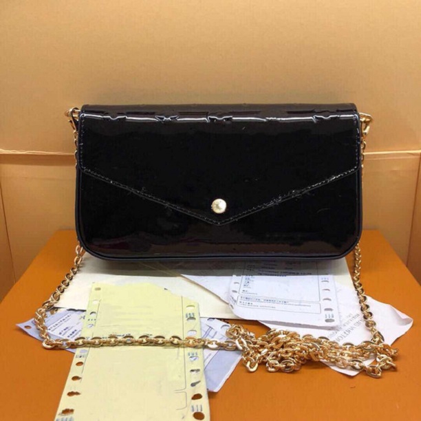Felicie pochette designer purse Glossy mono Embossed Vernis Patent Calf Leather Shoulder Bag Chain Adaptable Envelope Pouch with box
Felicie pochette designer purse Glossy mono Embossed Vernis Patent Calf Leather Shoulder Bag Chain Adaptable Envelope Pouch with box