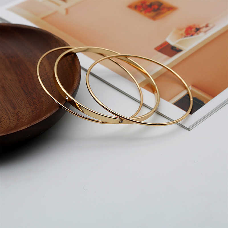 Bangles Set Bracelets for Women Geometric Fashion Jewelry Closed Golden Accessories Gifts Crystal Glass Stones Bangle 202137 Q0719
Bangles Set Bracelets for Women Geometric Fashion Jewelry Closed Golden Accessories Gifts Crystal Glass Stones Bangle 202137 Q0719