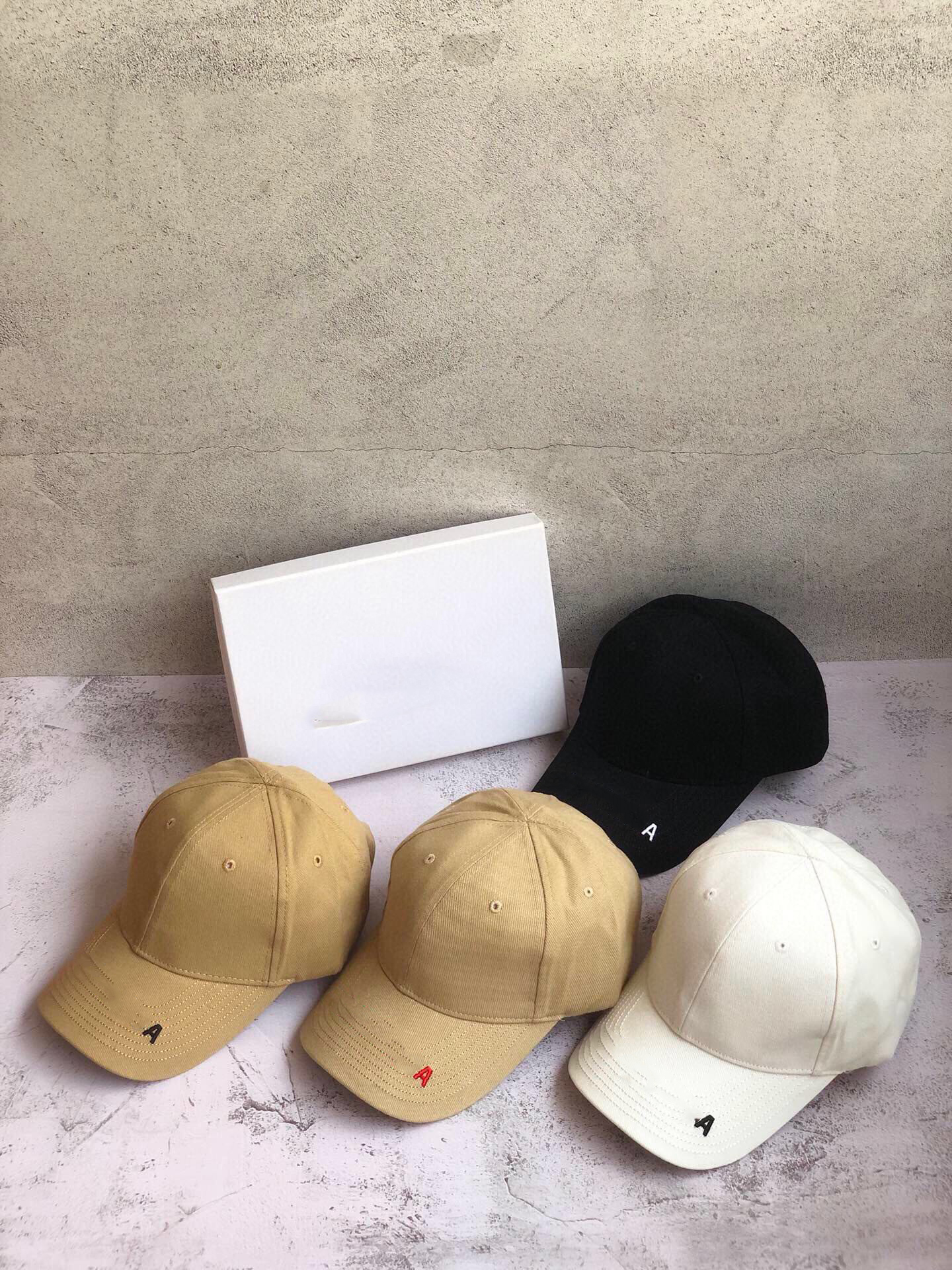 Baseball Caps Luxury Designer Women Baseball Caps Top Quality Fashion Casual Ball Cap 2021 Hot Sale Classic Men And Women Hats Caps, Blue;gray
Baseball Caps Luxury Designer Women Baseball Caps Top Quality Fashion Casual Ball Cap 2021 Hot Sale Classic Men And Women Hats Caps, Blue;gray