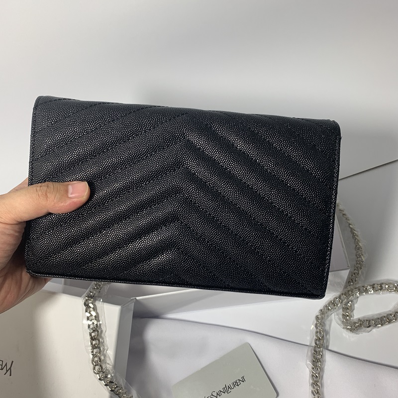 Original Box Women crossbody bag Genuine Leather Handbag lady Shoulder bags Chain Purse card holder slot clutch Envelope Messenger, Black-black chain
Original Box Women crossbody bag Genuine Leather Handbag lady Shoulder bags Chain Purse card holder slot clutch Envelope Messenger, Black-black chain