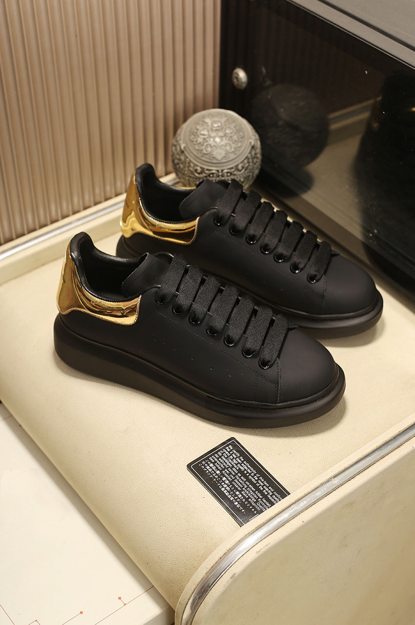 New Men Shoes Fashion Women Shoes Men's Leather Lace Up Platform Oversized Sole Sneakers White Black Casual lover Shoes With Box 35-44
New Men Shoes Fashion Women Shoes Men's Leather Lace Up Platform Oversized Sole Sneakers White Black Casual lover Shoes With Box 35-44