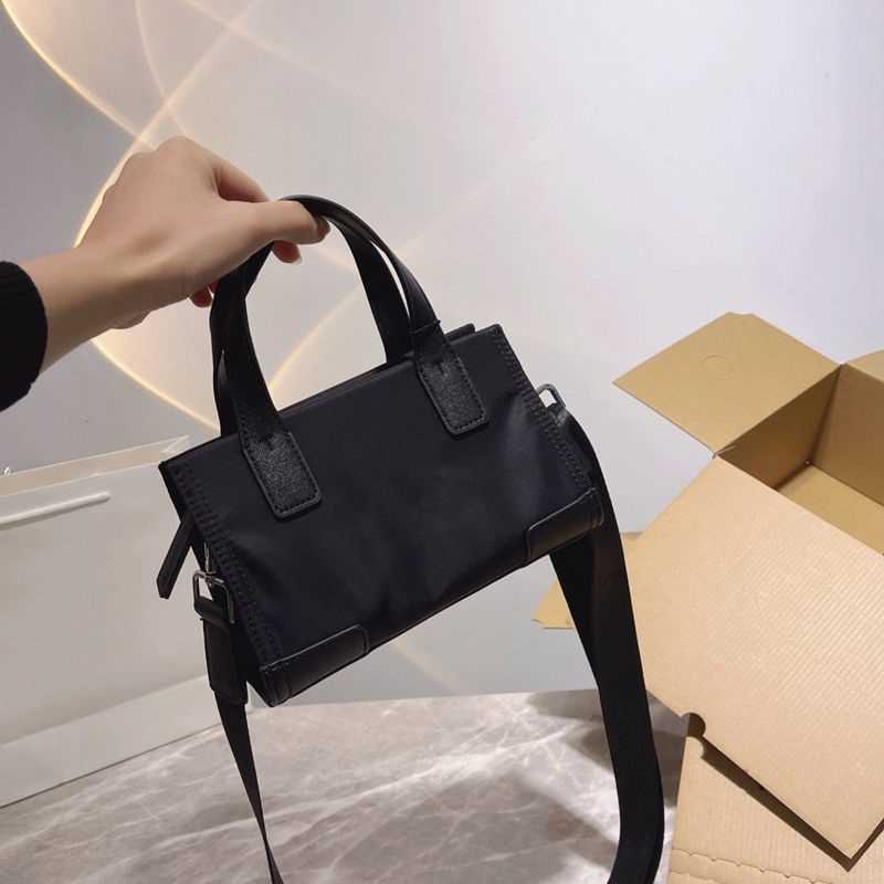 Hanghhangbag Luxury Designer Fashion Hand Handbag Handbags Backpack Wallet Purse Shoulder Crossbody Tote Bags Mini Bag all-match lady s
Hanghhangbag Luxury Designer Fashion Hand Handbag Handbags Backpack Wallet Purse Shoulder Crossbody Tote Bags Mini Bag all-match lady s