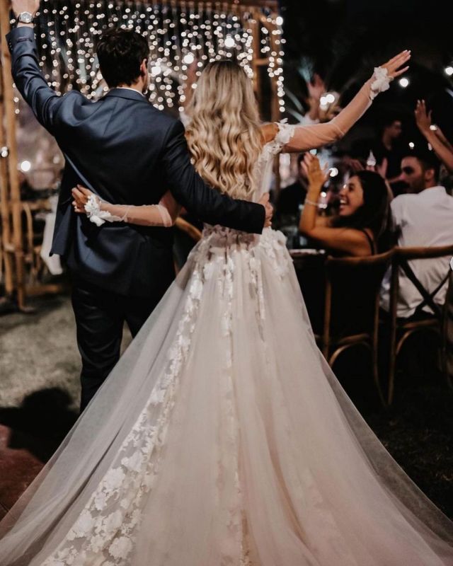 New Bohemian Floral Lace A Line Wedding Dress Charming Off Shoulder Long Sleeves Ivory Tulle Beach Country Bridal Gowns Corset Top Bride Dresses Court