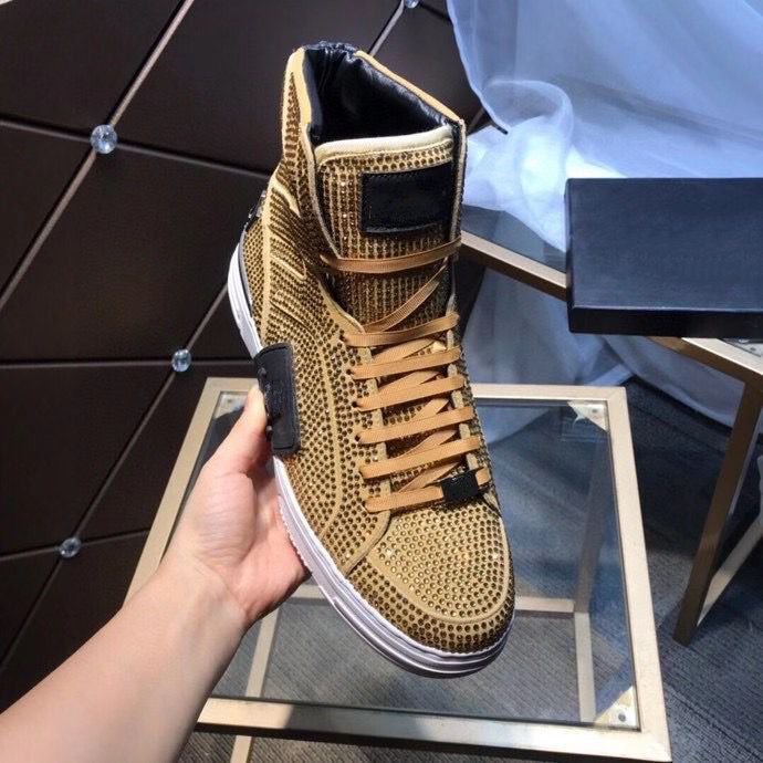 LUXURY DESIGN BRAND DESIGNER Genuine Leather MEN SNEAKERS MENS RACE RUNNERS 1, 3 no box
LUXURY DESIGN BRAND DESIGNER Genuine Leather MEN SNEAKERS MENS RACE RUNNERS 1, 3 no box