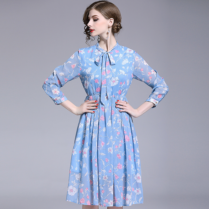 2021 New Novo Estilo Itlia Marca De Chiffon Meninas Moda Impresso Gola Vestidos Para Senhoras Vero Elegante Feminino Vestido Robe Vt26, Blue
2021 New Novo Estilo Itlia Marca De Chiffon Meninas Moda Impresso Gola Vestidos Para Senhoras Vero Elegante Feminino Vestido Robe Vt26, Blue