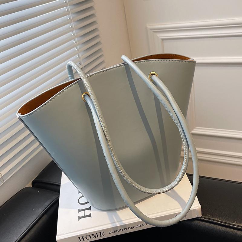 Evening Bags Summer Solid Color PU Leather Casual Handbag Luxury Bucket Designer High Capacity Tote For Women 2022 Shoulder Bag
Evening Bags Summer Solid Color PU Leather Casual Handbag Luxury Bucket Designer High Capacity Tote For Women 2022 Shoulder Bag