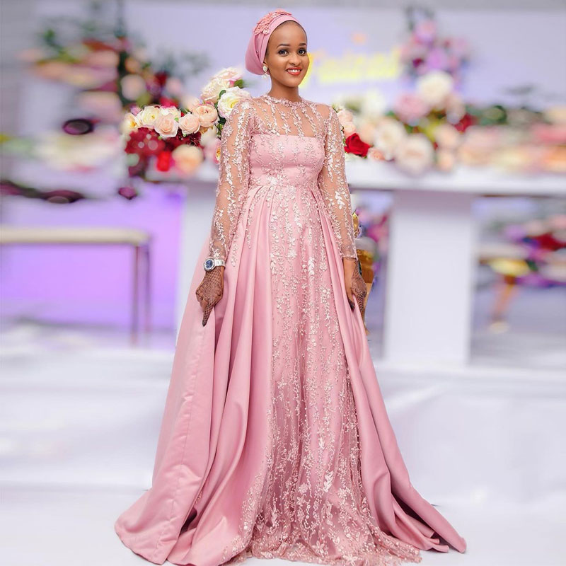 Pink Beaded Graceful Lace Wedding Dresses Jewel Neck Long Sleeves Arabic Bridal Gowns With Detachable Train Plus Size Satin Robe De Marie