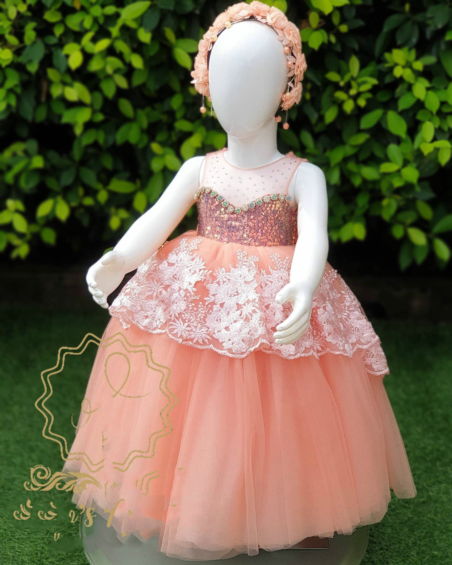 Sheer Neck 2021 Flower Girl Dresses Lace Crystals Little Girl Wedding Dresses Cheap Communion Pageant Dresses Gowns ZJ705
