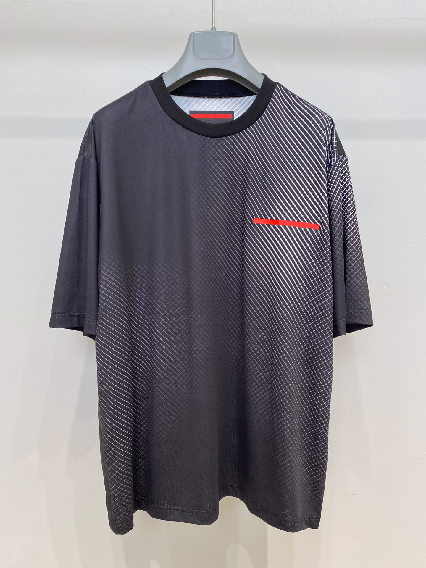 Summer fashion new mens wear designer t shirts ~ US size loose stripe tshirts soft polyester material men luxury casual short-sleeved t shirt, Black
Summer fashion new mens wear designer t shirts ~ US size loose stripe tshirts soft polyester material men luxury casual short-sleeved t shirt, Black