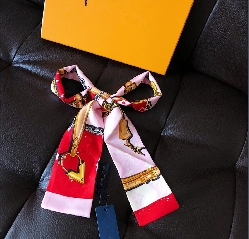 Classic Handbag Scarf Headbands Women Letter Flower Silk Scraves Bandeaux Bag Hair BANDEAU 8x120cm
Classic Handbag Scarf Headbands Women Letter Flower Silk Scraves Bandeaux Bag Hair BANDEAU 8x120cm