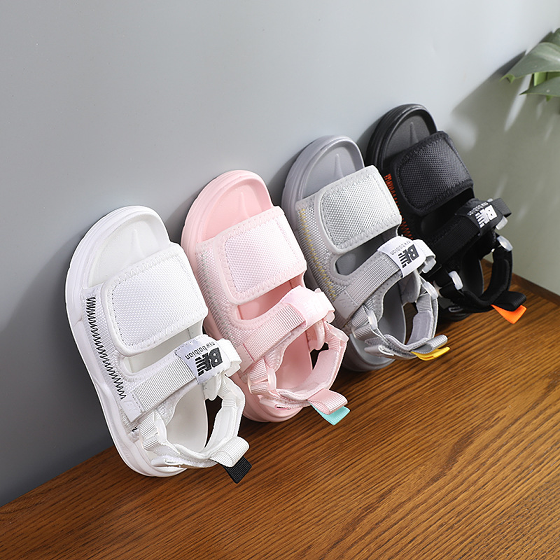 Children's sandals summer new children's shoes boys beach shoes Korean girls jaw stickers casual sandals, Black;red
Children's sandals summer new children's shoes boys beach shoes Korean girls jaw stickers casual sandals, Black;red