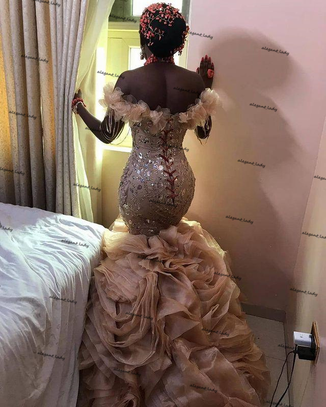 Champange Mermaid Aso Ebi Wedding Dresses Off Shoulder Sparkly Luxury Ruffles Tiered Skirt Lace-up African Arabic Bridal Gown