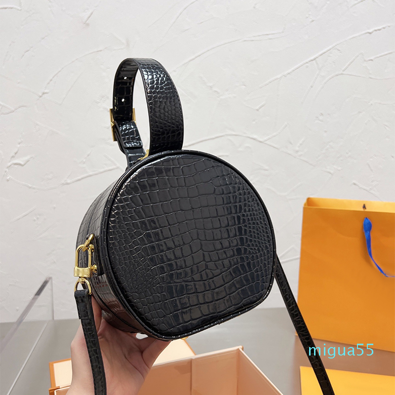 Tote Handbag Designer bag shoulder Bags Ladies Totes Handbags crossbody genuine leather luxury Different styles Shopping 19 18, Grey size 19 18 cm
Tote Handbag Designer bag shoulder Bags Ladies Totes Handbags crossbody genuine leather luxury Different styles Shopping 19 18, Grey size 19 18 cm