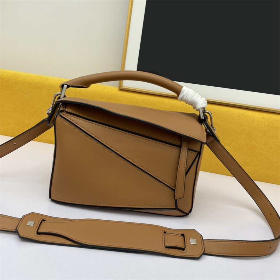 Fashion party wedding banquet ladies puzzle bag designer luxury large capacity printed letter handbags shoulder messenger shopping bag high
Fashion party wedding banquet ladies puzzle bag designer luxury large capacity printed letter handbags shoulder messenger shopping bag high