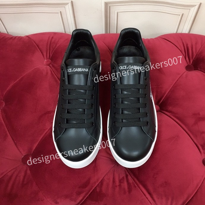 2021 classic Chains fashion designer boots new thick bottom luxury top leather woman goddess has long legs shoes fall and winter, 03
2021 classic Chains fashion designer boots new thick bottom luxury top leather woman goddess has long legs shoes fall and winter, 03