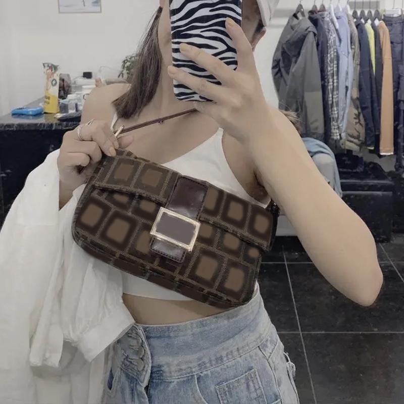 Designer fashion underarm bags retro old flower baguette Clutch Ins super fire middle ancient female shoulder bag FF letter, Brown
Designer fashion underarm bags retro old flower baguette Clutch Ins super fire middle ancient female shoulder bag FF letter, Brown