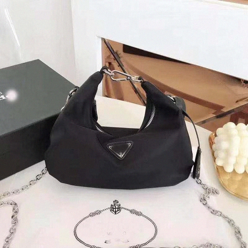 2021 top quality hobo women Shoulder Bag reedition designers 2006 Tote handbags Nylon presbyopic purse lady messenger bags K0AV#
2021 top quality hobo women Shoulder Bag reedition designers 2006 Tote handbags Nylon presbyopic purse lady messenger bags K0AV#