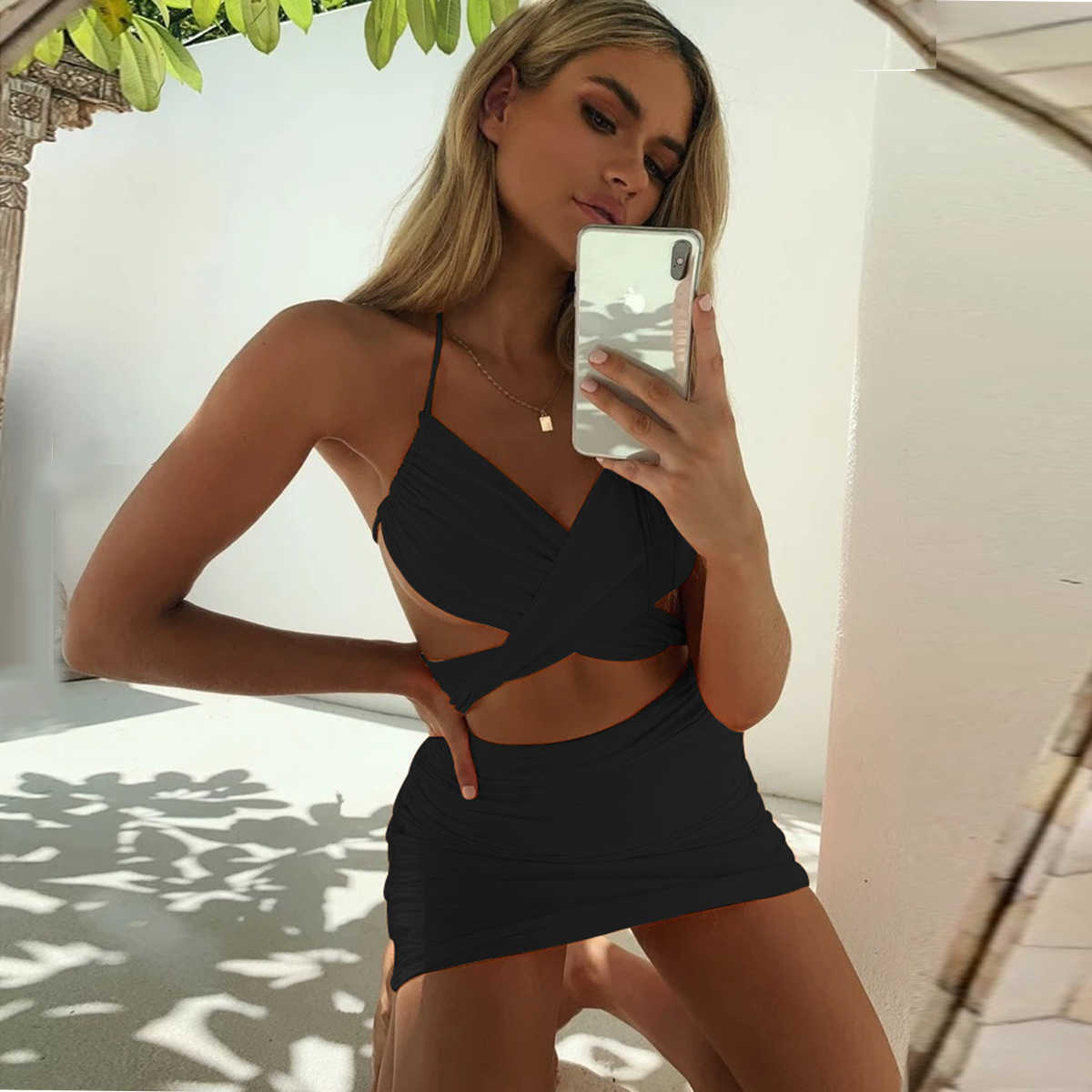 Halter Sexy Dress Women Summer Backless Cross Strap Bandage Mini es Solid Pleated Club Party Package Hip Bodycon 210526
