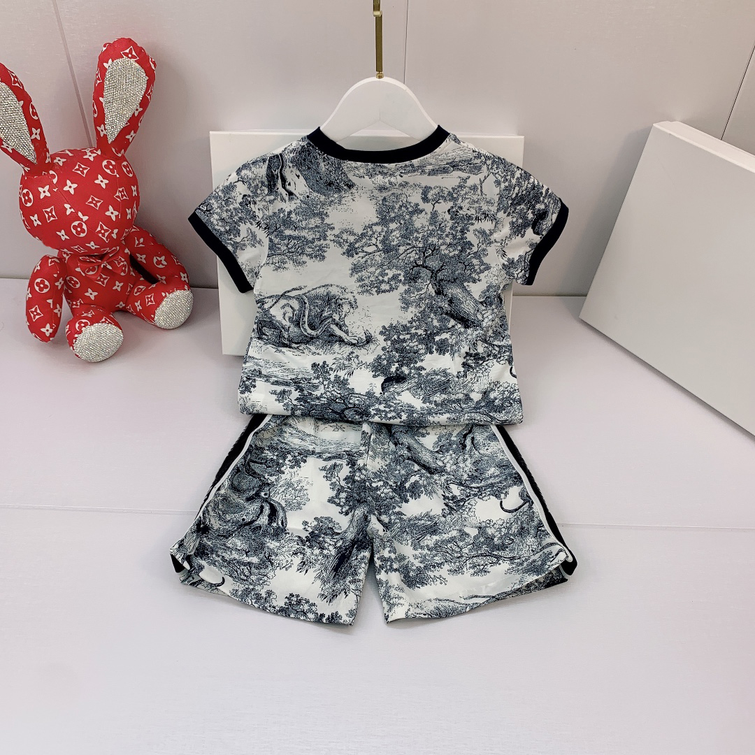 designer kids short sleeve T-shirt + shorts Tie dyeing sets childrens suit brand girls clothing cotton pink tees size -150, Black
designer kids short sleeve T-shirt + shorts Tie dyeing sets childrens suit brand girls clothing cotton pink tees size -150, Black