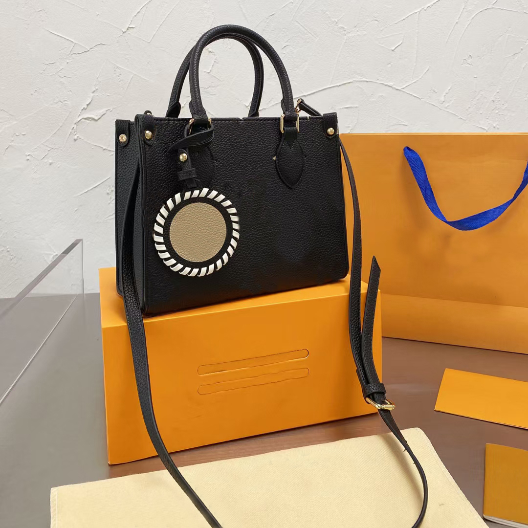 Female bag brand fashion high-end luxury oblique cross handbag three-dimensional embossed design with gift box, Customize
Female bag brand fashion high-end luxury oblique cross handbag three-dimensional embossed design with gift box, Customize