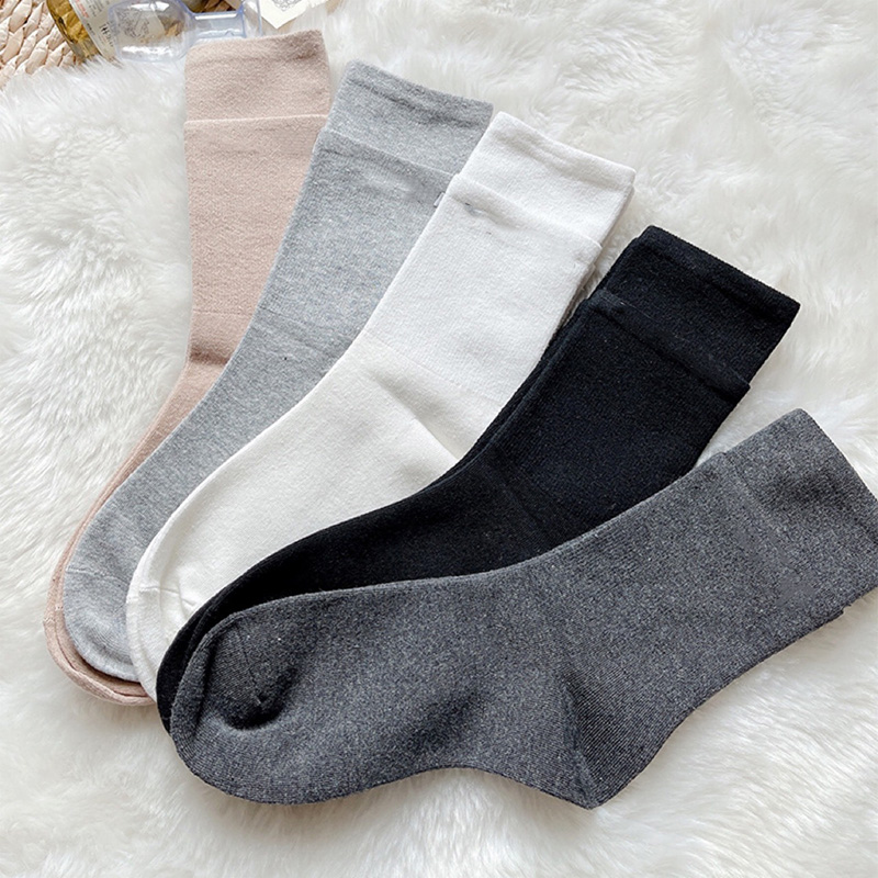 High-definition hot stamping letters fake two-piece double socks mouth tide socks stitching mid tube sockings female skateboard sports cotton sock, Black
High-definition hot stamping letters fake two-piece double socks mouth tide socks stitching mid tube sockings female skateboard sports cotton sock, Black