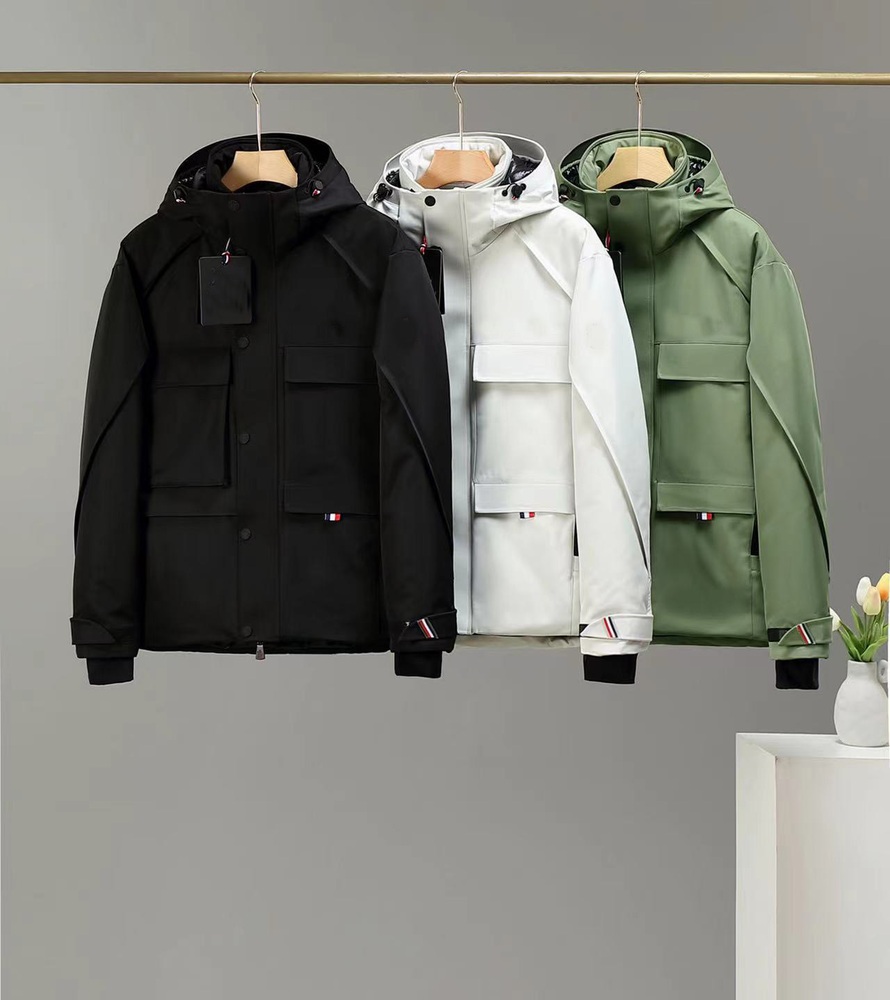 Designer men Down jacket Rainproof waterproof in winter outdoor leisure warm and light Parkas coats, Black
Designer men Down jacket Rainproof waterproof in winter outdoor leisure warm and light Parkas coats, Black