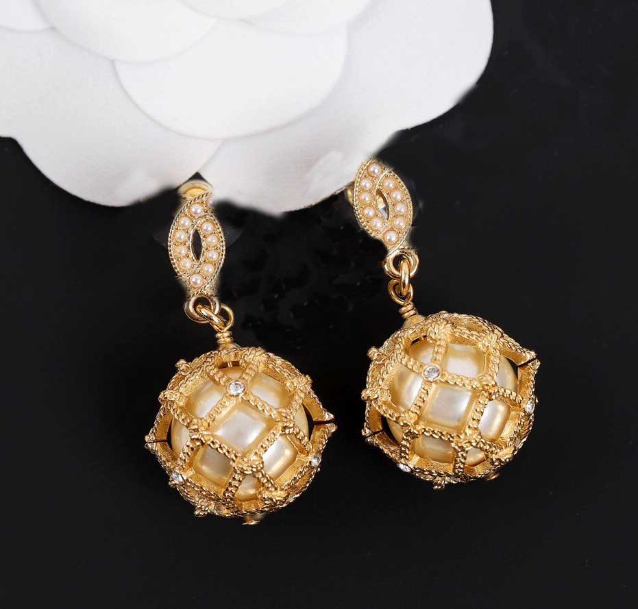 Drop earring with pearl and cross deisgn and small bead shell for women wedding jewelry gift in 18k gold plated free shipping PS3674
Drop earring with pearl and cross deisgn and small bead shell for women wedding jewelry gift in 18k gold plated free shipping PS3674
