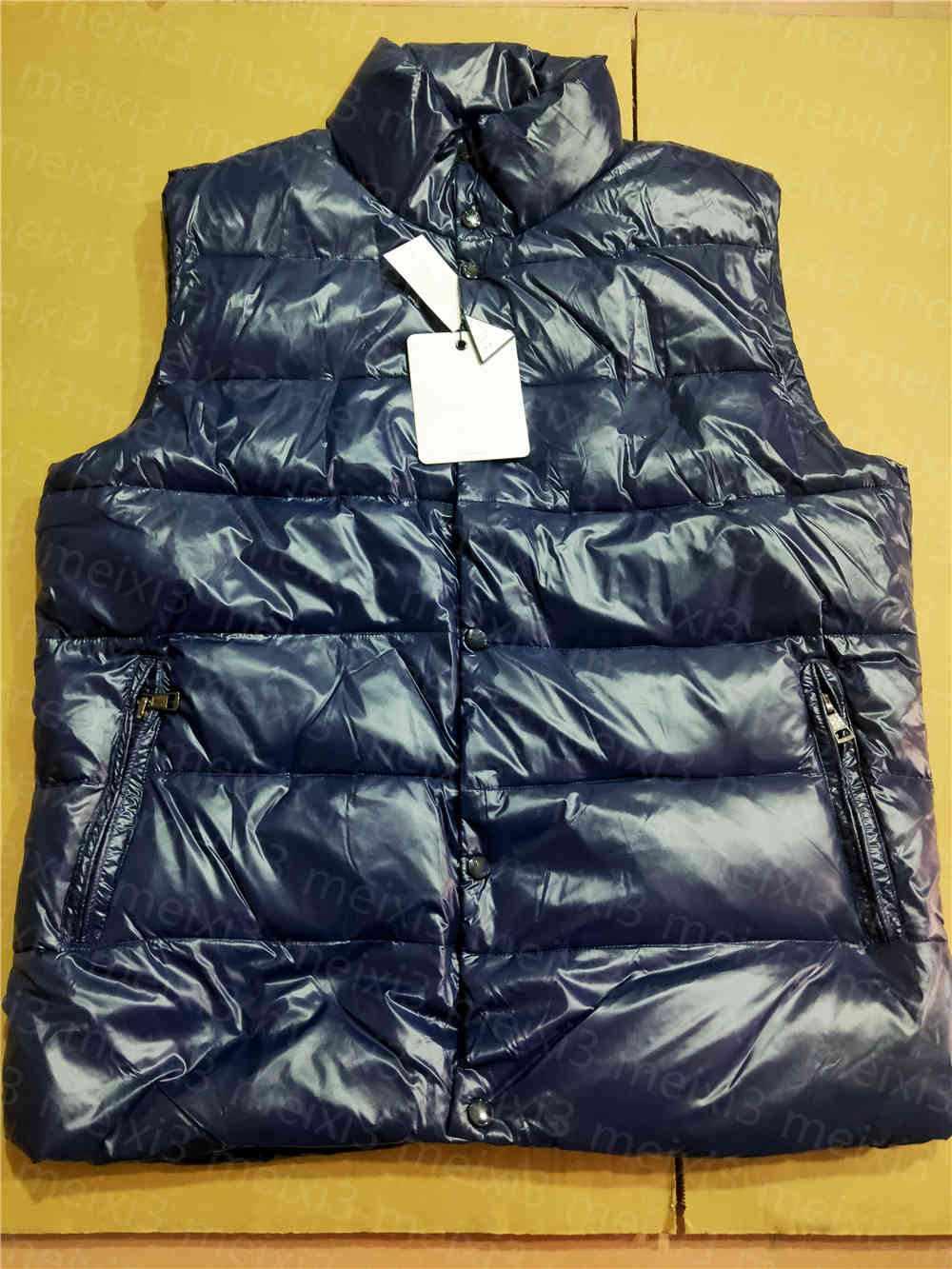 Down coats Men Vests Puffer jacket winter Designer Vest Parkas Man Outerwear Coat Hooded Waterproof For Mens Women Windbreaker Keep warm Hoodie Thick clothing hat, Black-matt
Down coats Men Vests Puffer jacket winter Designer Vest Parkas Man Outerwear Coat Hooded Waterproof For Mens Women Windbreaker Keep warm Hoodie Thick clothing hat, Black-matt