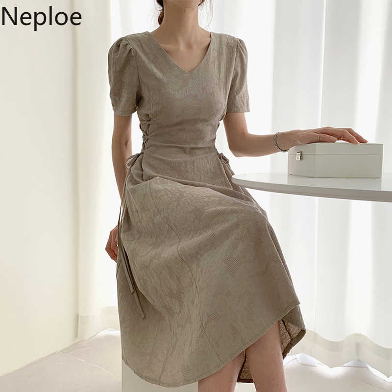 Neploe Korean Style Temperament Dresses Solid V-neck Short Puff Sleeve Bandage Vestidos Summer Elegant Fashion Dress 1B802 210630