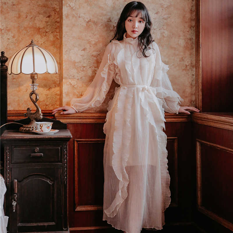 High quality Runway Women Spring Elegant Long Sleeve White ruffles Maxi Dress 210526, Picture color
High quality Runway Women Spring Elegant Long Sleeve White ruffles Maxi Dress 210526, Picture color