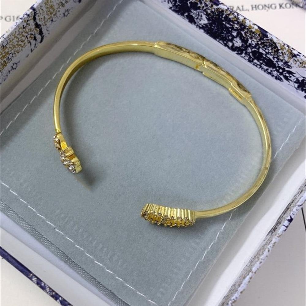 High Quality Diamond Sleeping Bangle Fashion Woman Bracelet Brass Material Gold Plated Bangle Jewelry Supply
High Quality Diamond Sleeping Bangle Fashion Woman Bracelet Brass Material Gold Plated Bangle Jewelry Supply